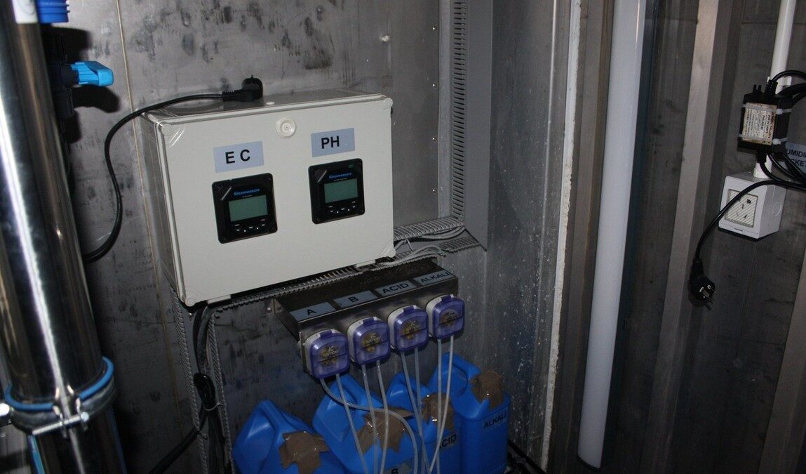 Nutrient dosing pumps with EC and pH control
